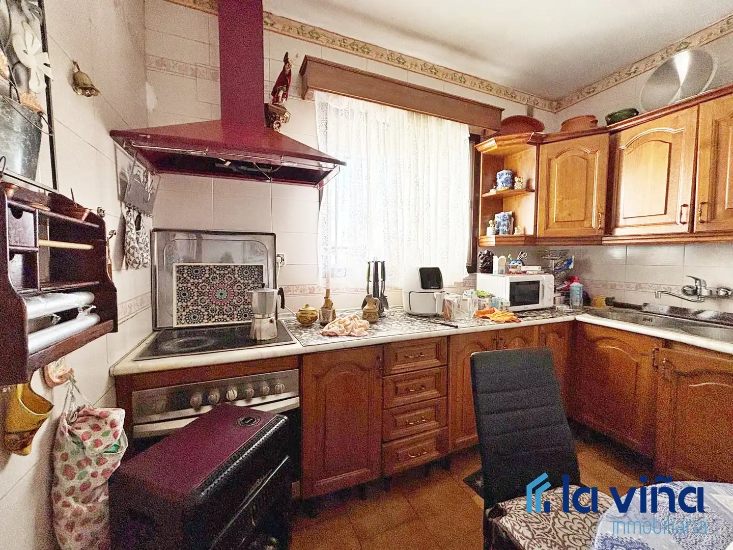 Cuina de Casa o xalet en venda en Cuevas Bajas amb Terrassa, Traster i Moblat