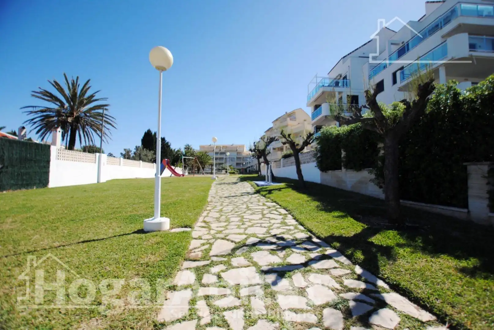 Vista exterior de Pis en venda en Dénia amb Aire condicionat, Calefacció i Jardí privat