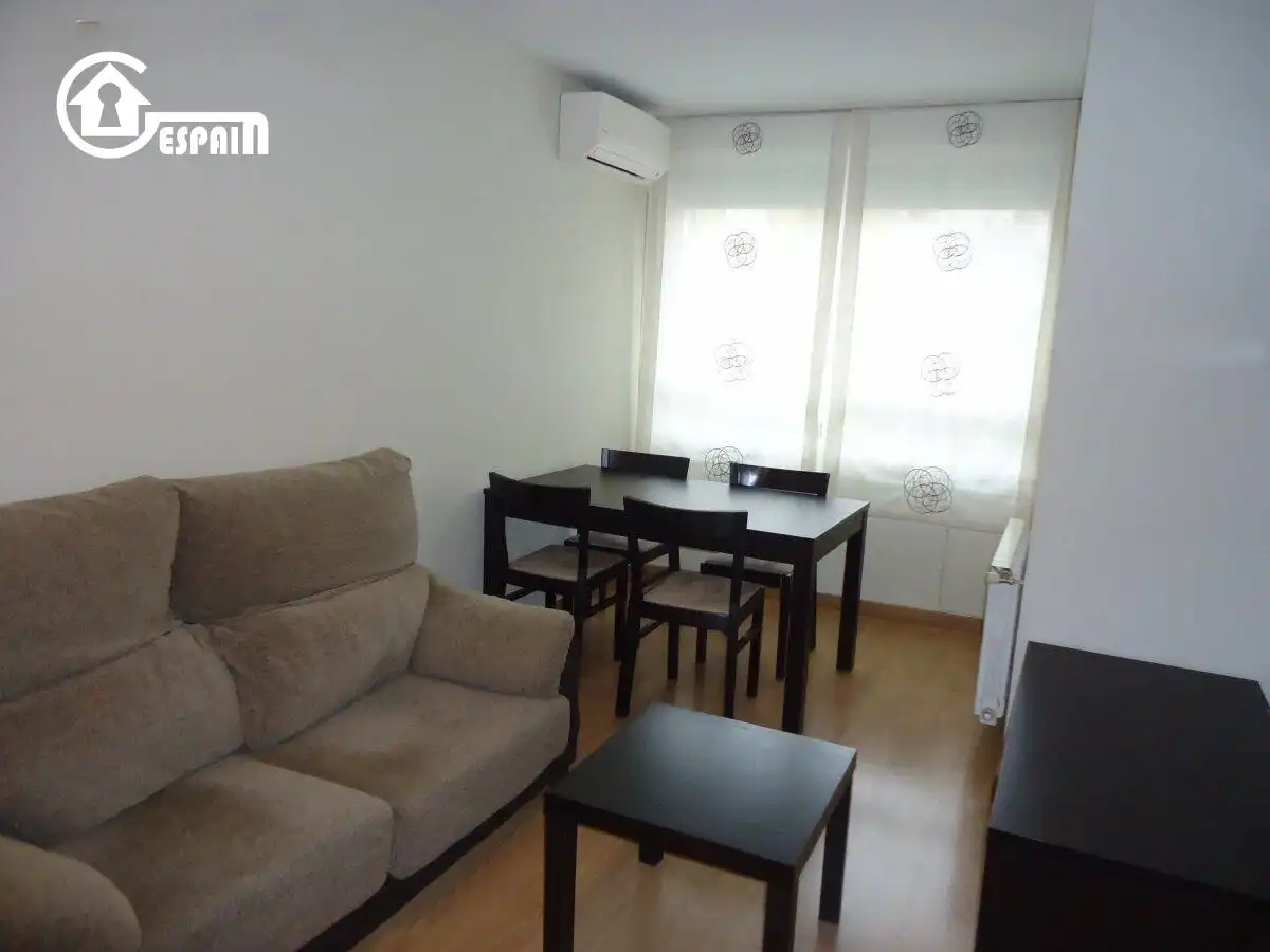 Living room of Flat for sale in Madrid  with Air Conditioner, Heating and Storage room