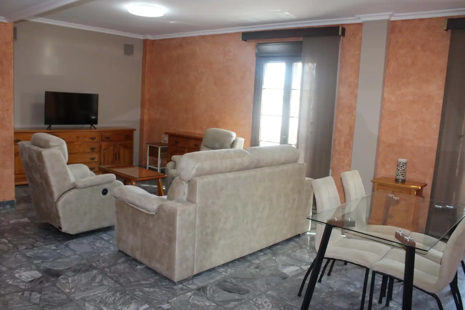 Sala d'estar de Casa o xalet en venda en Dos Hermanas amb Aire condicionat, Calefacció i Terrassa