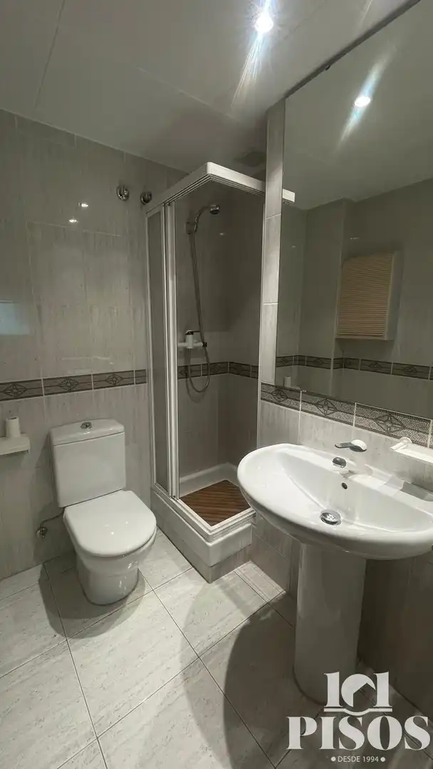 Baño de Piso de alquiler en Sant Cugat del Vallès con Calefacción, Parquet y Terraza