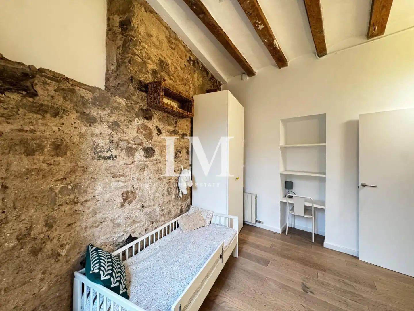 Bedroom of Apartments for rent in Ciutat Vella