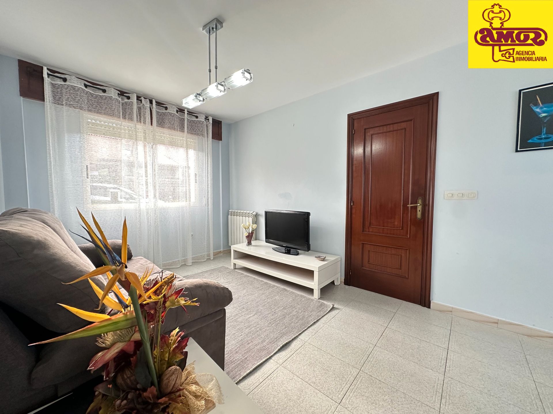 Living room of Single-family semi-detached for sale in Santiago de Compostela   with Heating and Furnished