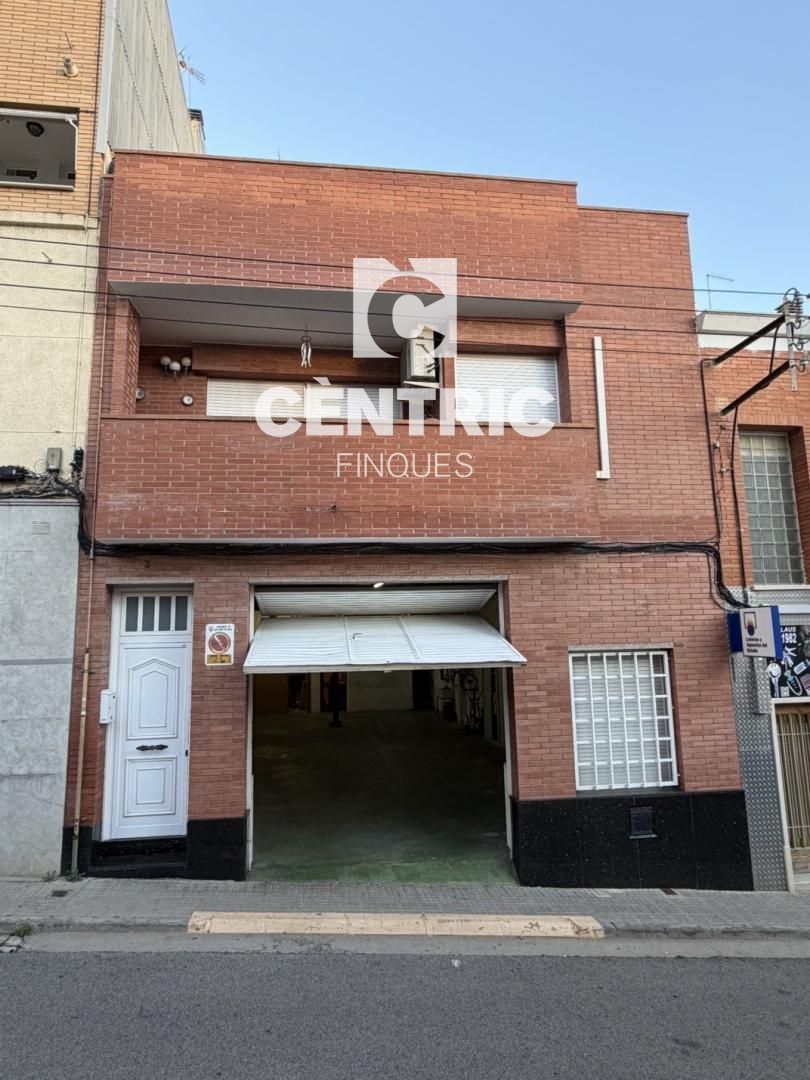 Exterior view of Single-family semi-detached for sale in Sant Quirze del Vallès