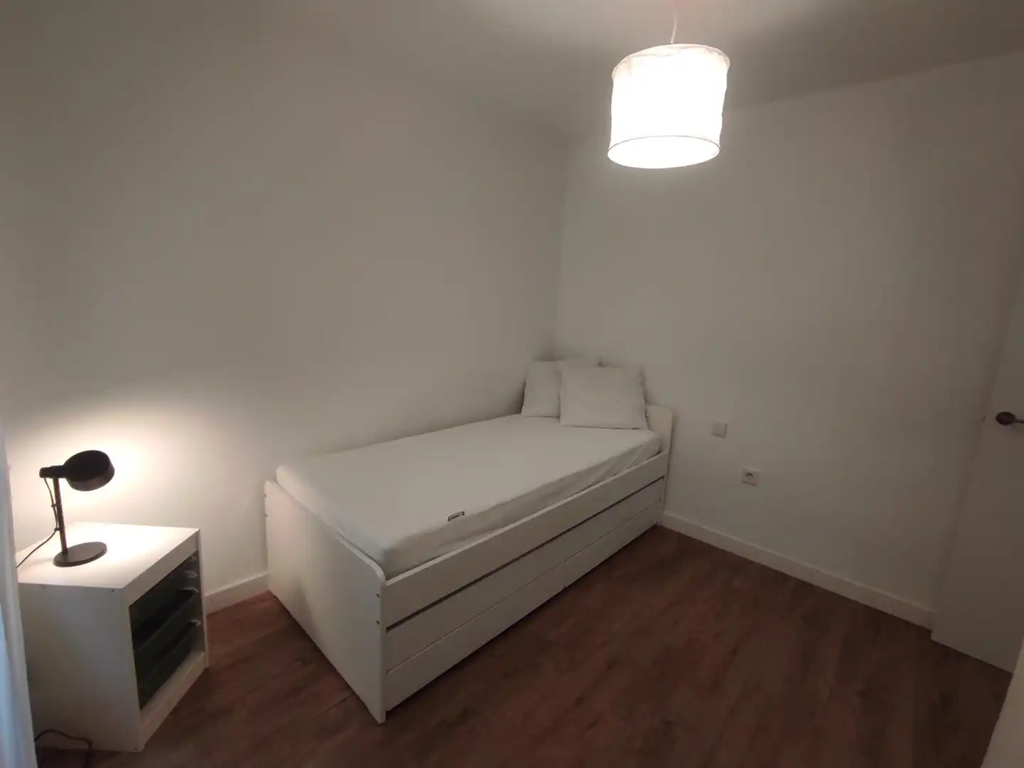 Schlafzimmer von Wohnungen zur Miete in Valencia mit Klimaanlage, Heizung und Terrasse