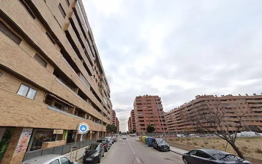 Vista exterior de Local en venta en Madrid