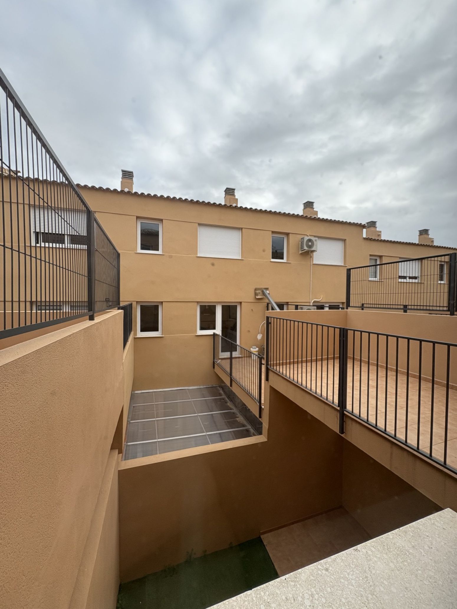 Exterior view of House or chalet to rent in Petrés  with Terrace, Storage room and Balcony