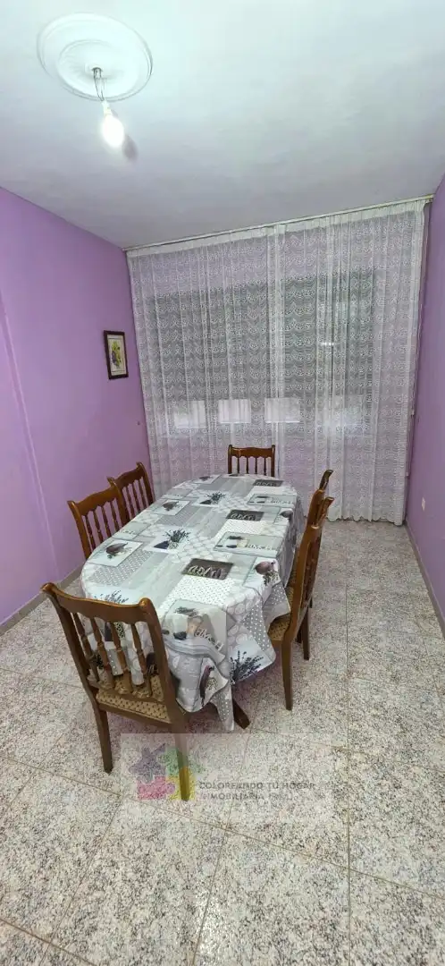 Menjador de Pis de lloguer en Villadangos del Páramo amb Calefacció, Parquet i Moblat