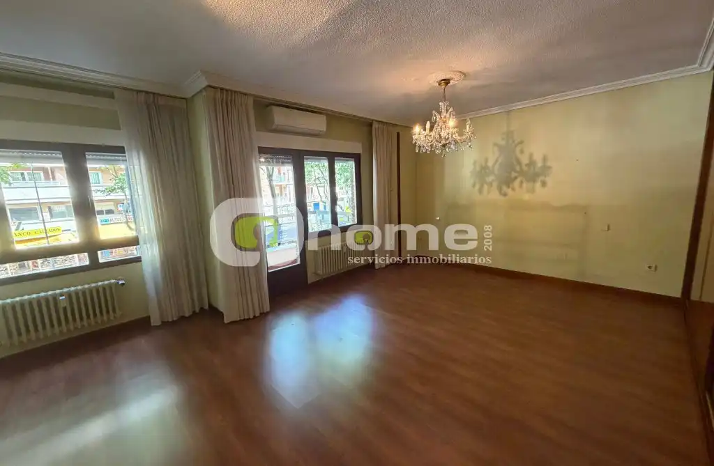Living room of Flat for sale in Zamora Capital   with Air Conditioner, Heating and Parquet flooring