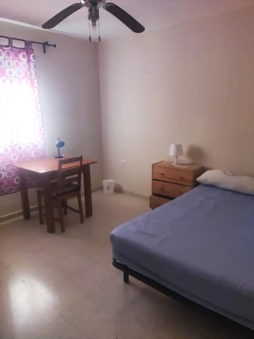 Habitación de Piso de alquiler en Jaén con Amueblado