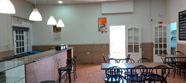 Local comercial en Venta en Vallirana