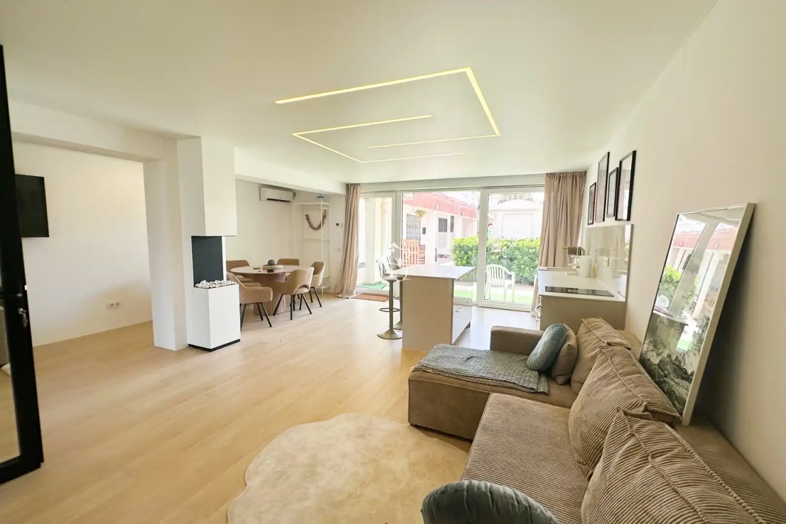 Sala d'estar de Apartament en venda en Torrevieja amb Aire condicionat, Traster i Moblat