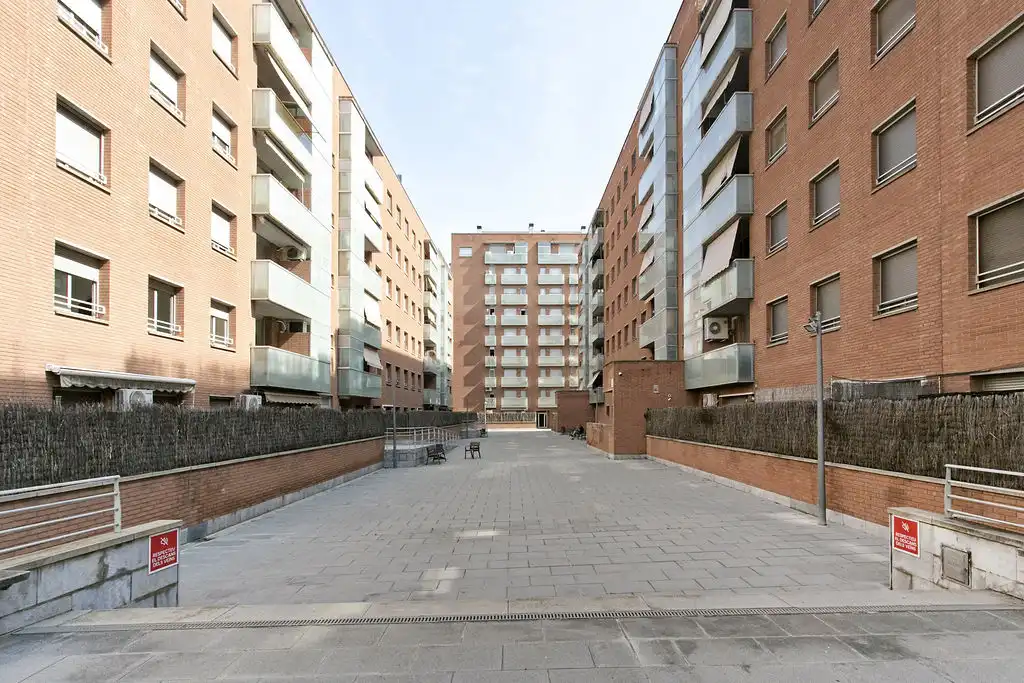 Exterior view of Duplexes for sale in Manresa