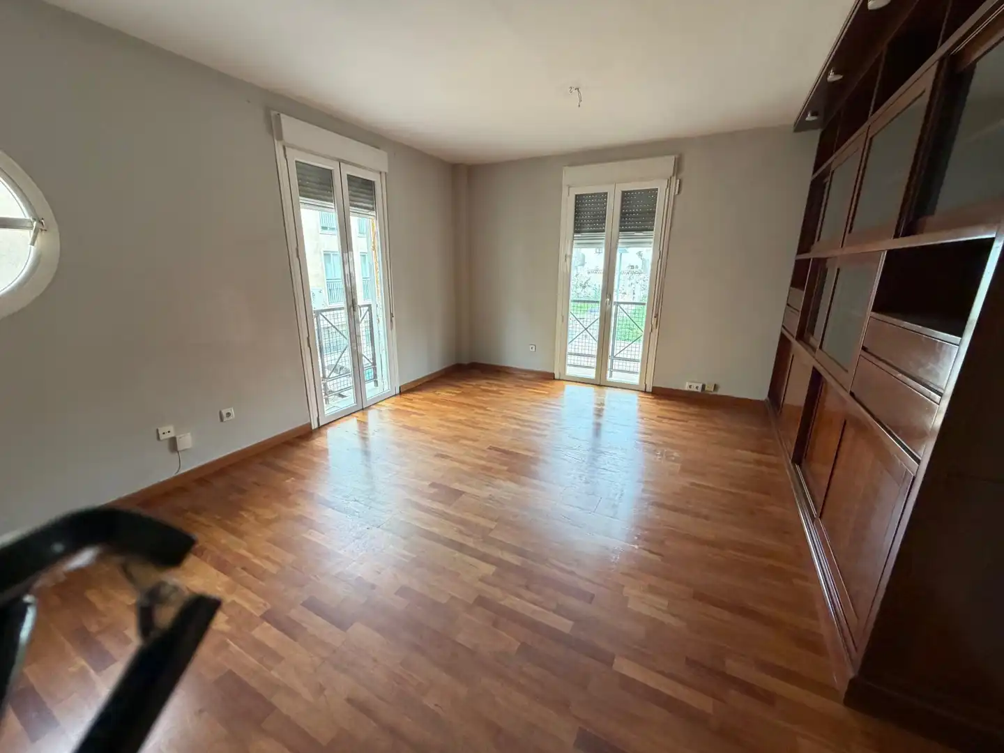 Wohnzimmer von Wohnung zum Verkauf in Almería mit Klimaanlage, Parkett und Möbliert