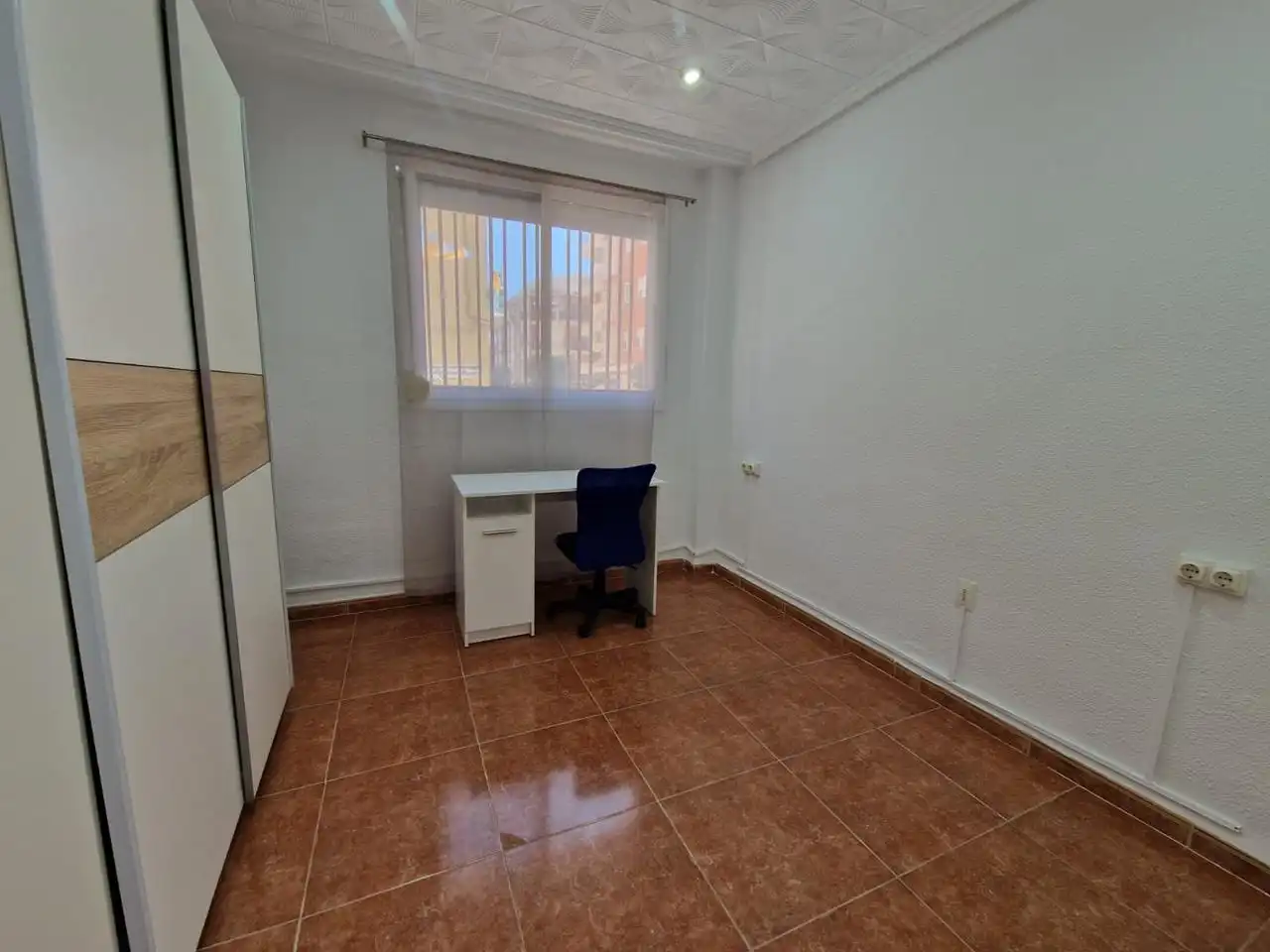 Habitación de Piso de alquiler en Moncada con Aire acondicionado, Calefacción y Amueblado