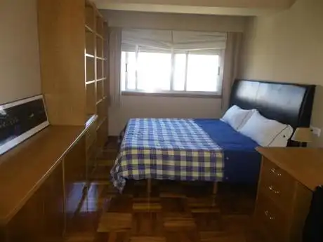 Habitación de Piso de alquiler en Vigo  con Calefacción, Parquet y Amueblado