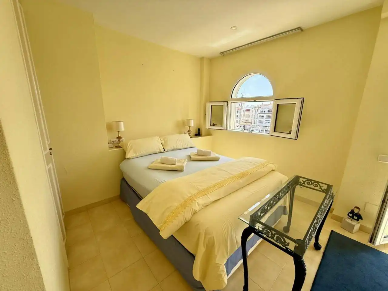 Schlafzimmer von Dachboden zum Verkauf in El Ejido mit Klimaanlage, Terrasse und Möbliert