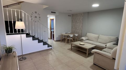 Foto 2 de Casa adosada en venta en Nuevo Centro, Sagunto / Sagunt