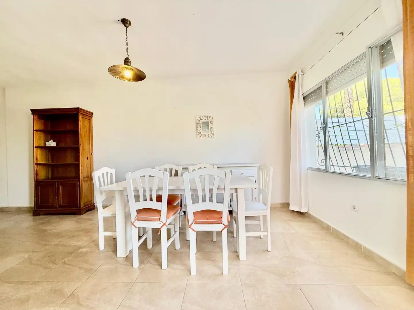 Menjador de Casa o xalet en venda en Orihuela amb Aire condicionat, Jardí privat i Terrassa
