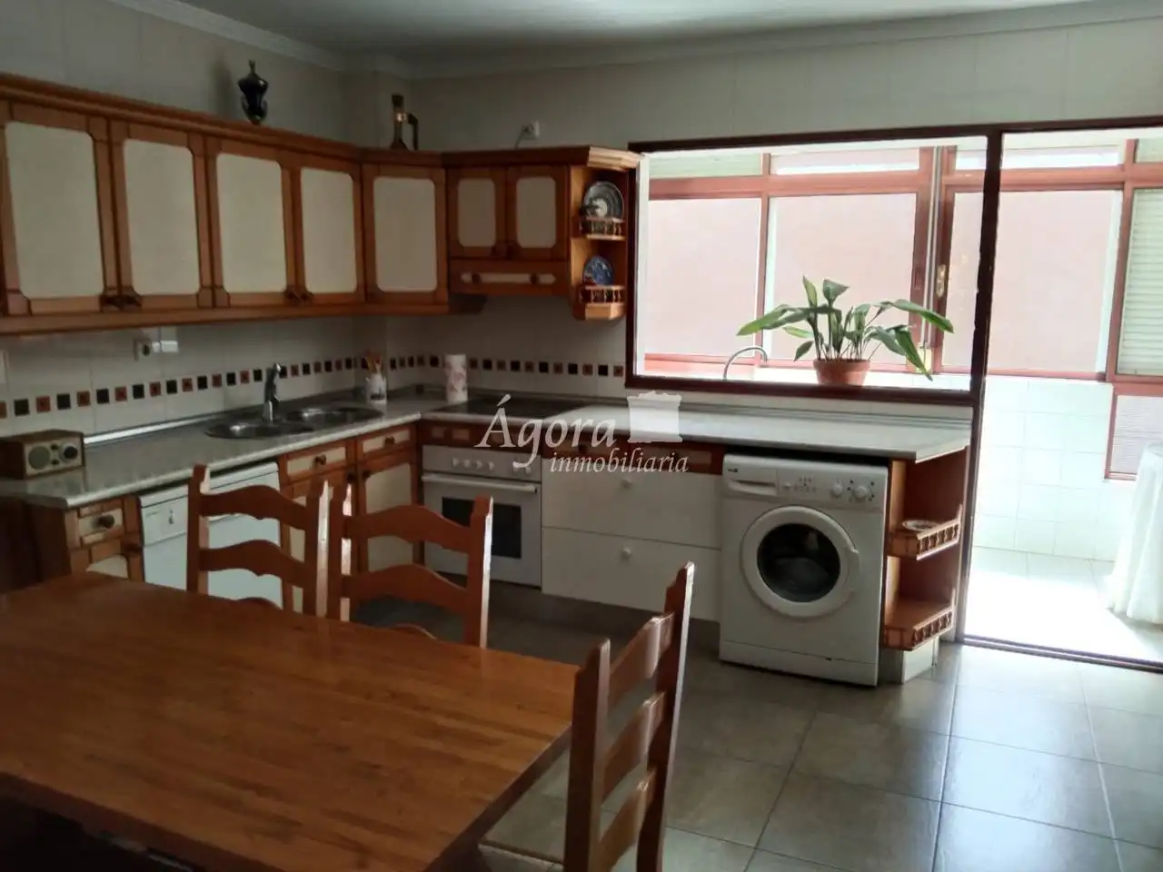 Cuina de Pis en venda en Valladolid amb Calefacció, Parquet i Terrassa