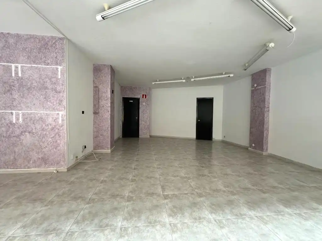 Commercial properties for rent in Calle La Paz, Los Corrales de Buelna