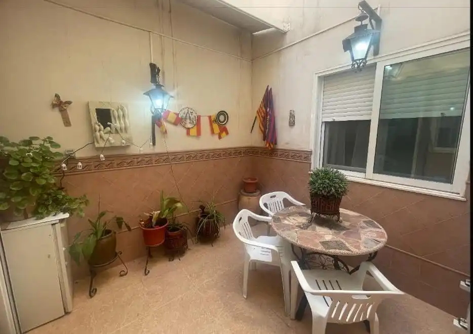 Vista exterior de Pis en venda en Yecla amb Calefacció i Balcó