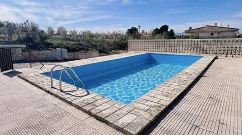 Chalet independiente con piscina en Petrer