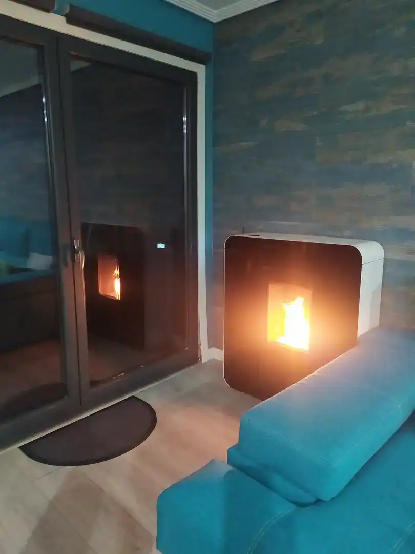Casa adosada de lloguer en Vigo  amb Jardí privat, Parquet i Moblat