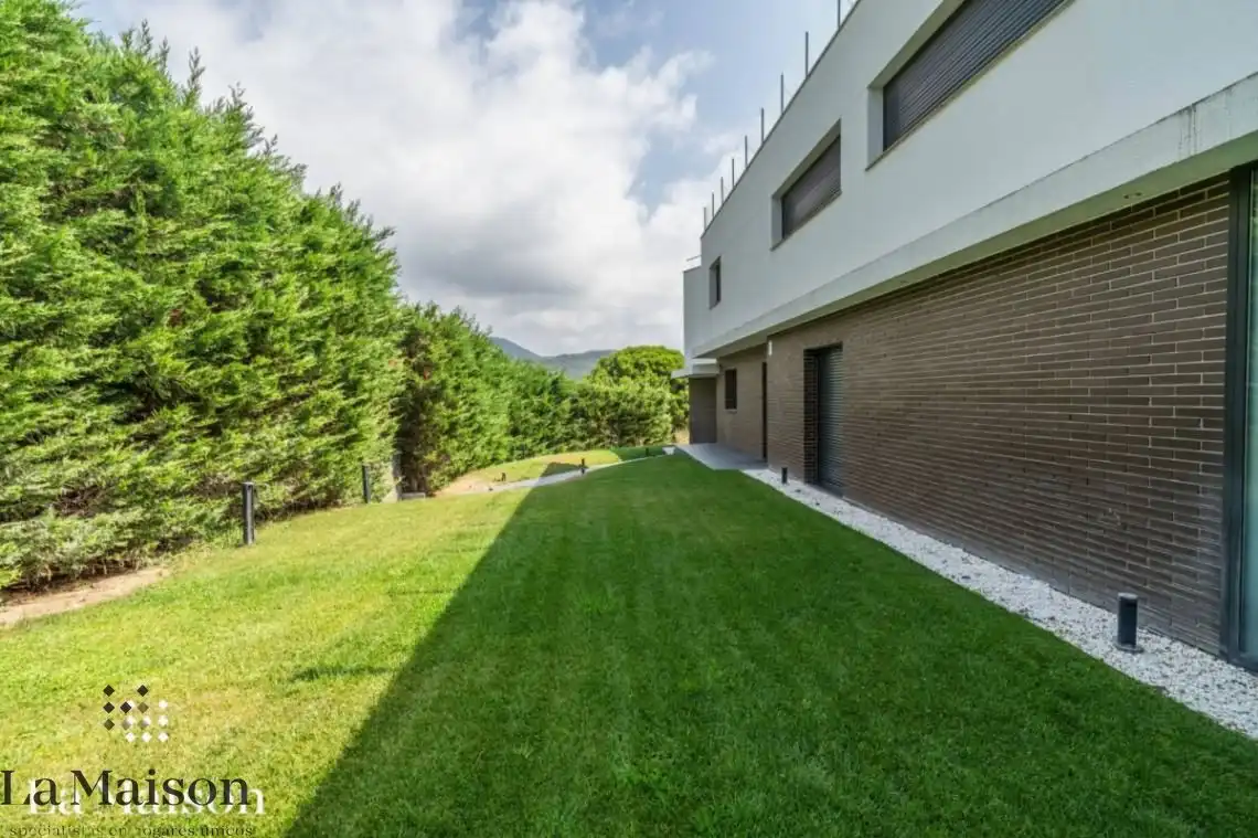 Jardí de Casa o xalet en venda en Sant Andreu de Llavaneres amb Aire condicionat, Calefacció i Jardí privat
