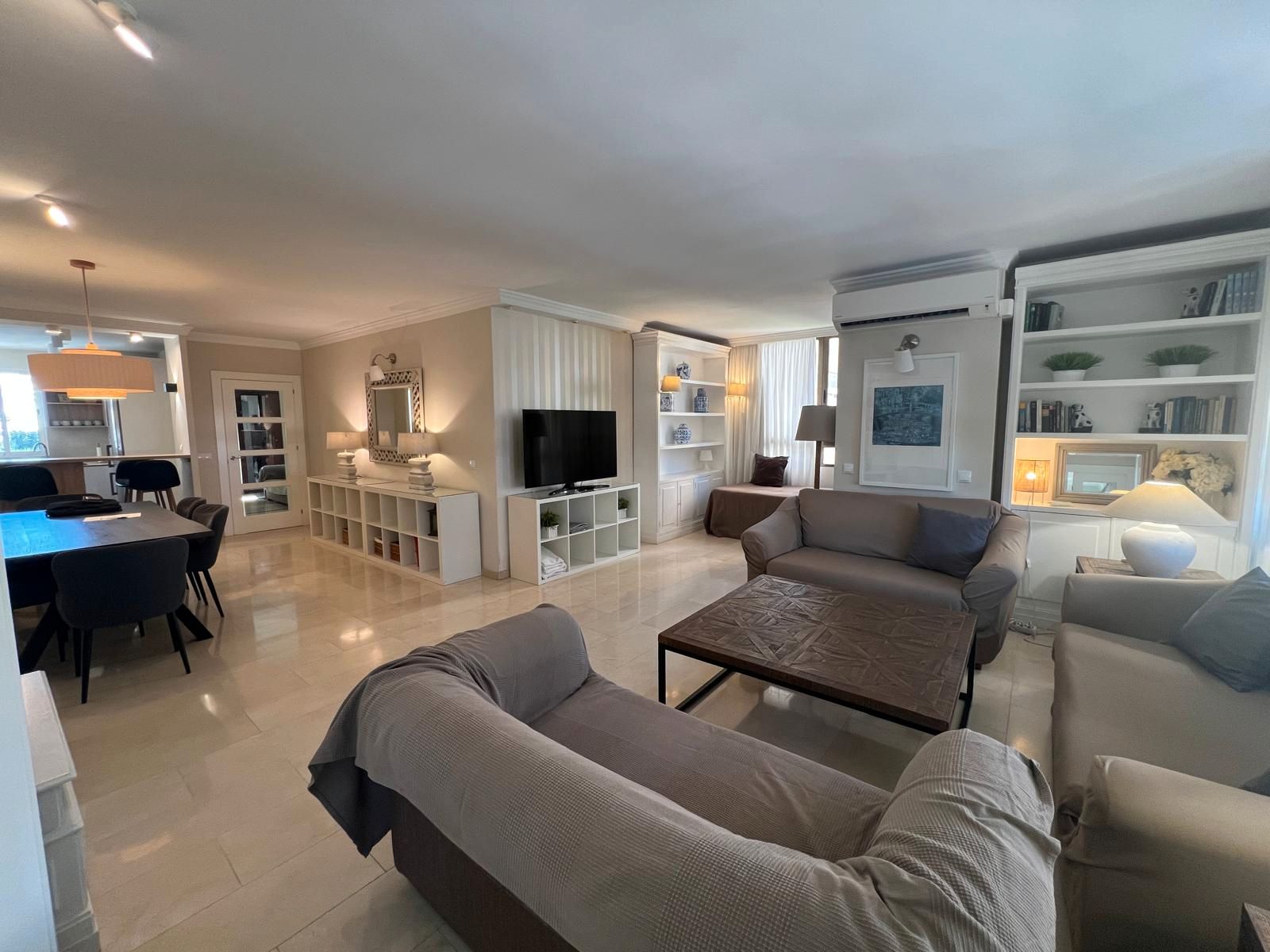 Sala de estar de Piso de alquiler en Torremolinos con Aire acondicionado, Amueblado y Horno