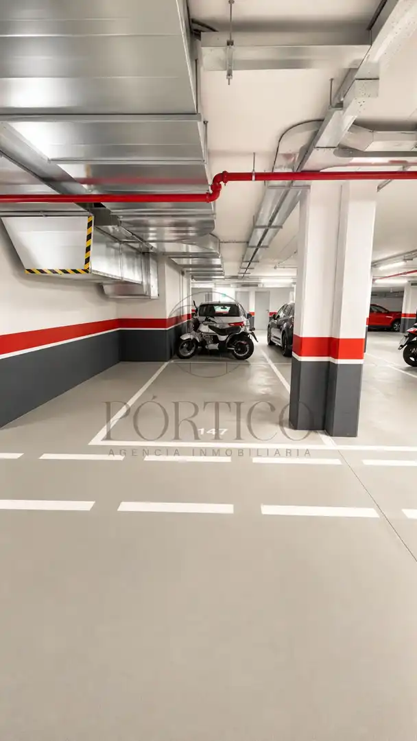 Parking de Apartamento en venta en Vigo  con Calefacción, Trastero y Amueblado