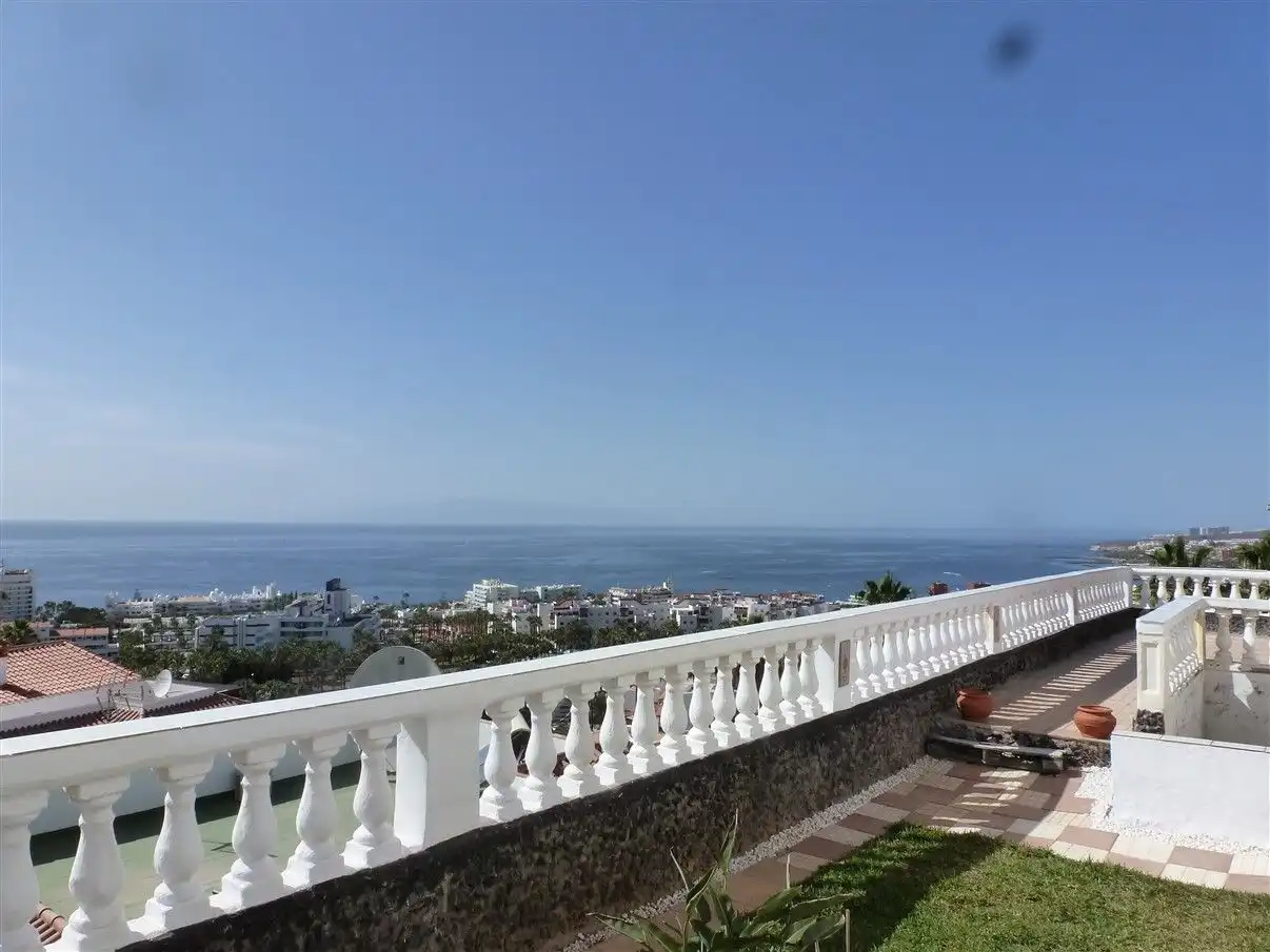 Villa con piscina in vendita a Costa Adeje