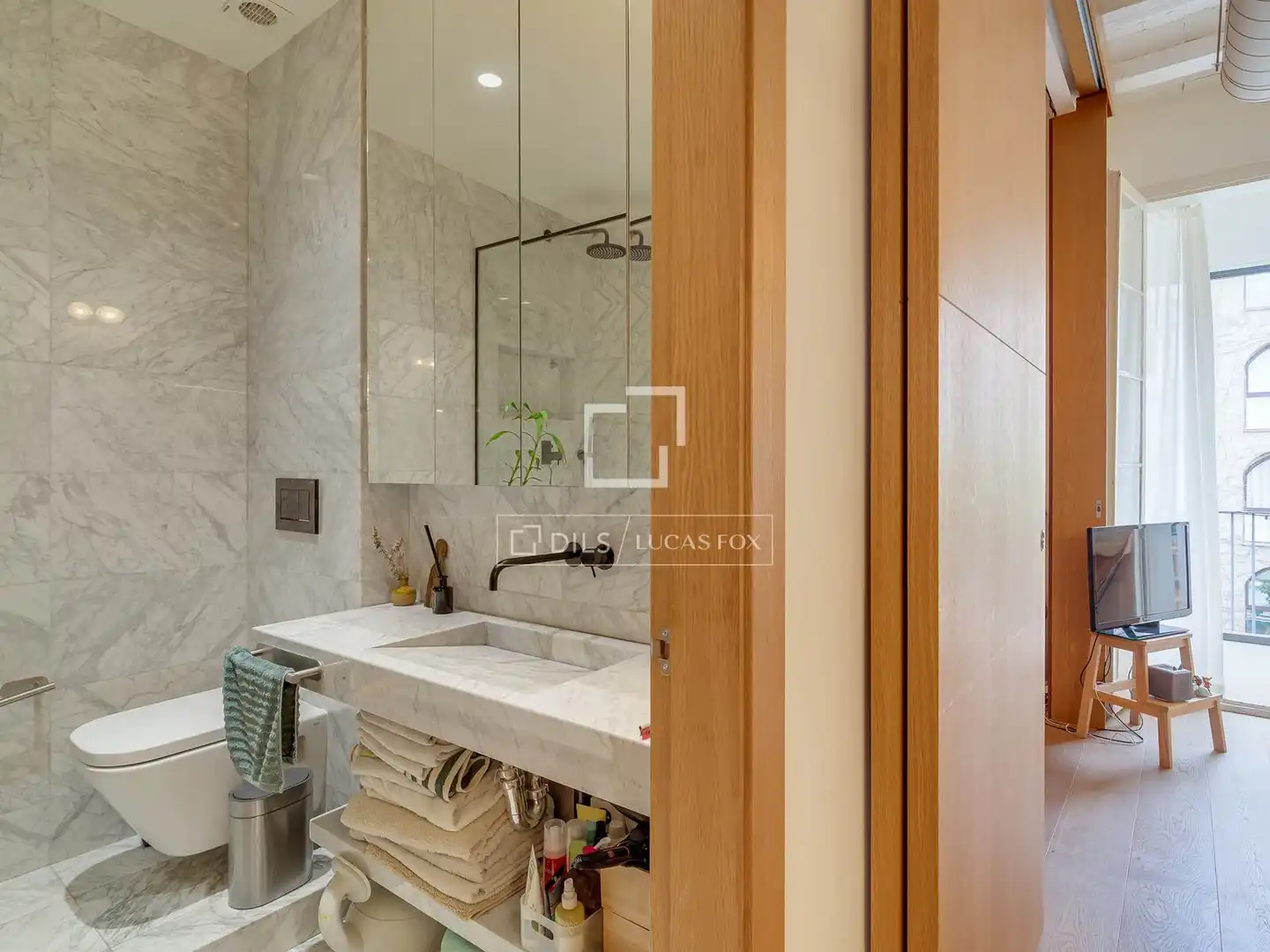 Badezimmer von Wohnung zum Verkauf in Barcelona mit Klimaanlage, Heizung und Parkett