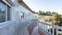 Vista exterior de Casa o xalet en venda en Illana amb Terrassa i Piscina