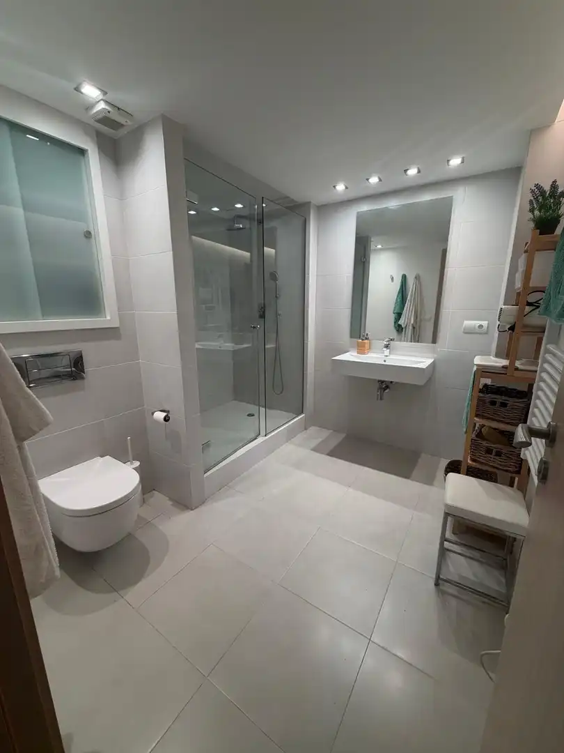 Baño de Piso en venta en Alfafar con Aire acondicionado, Terraza y Amueblado