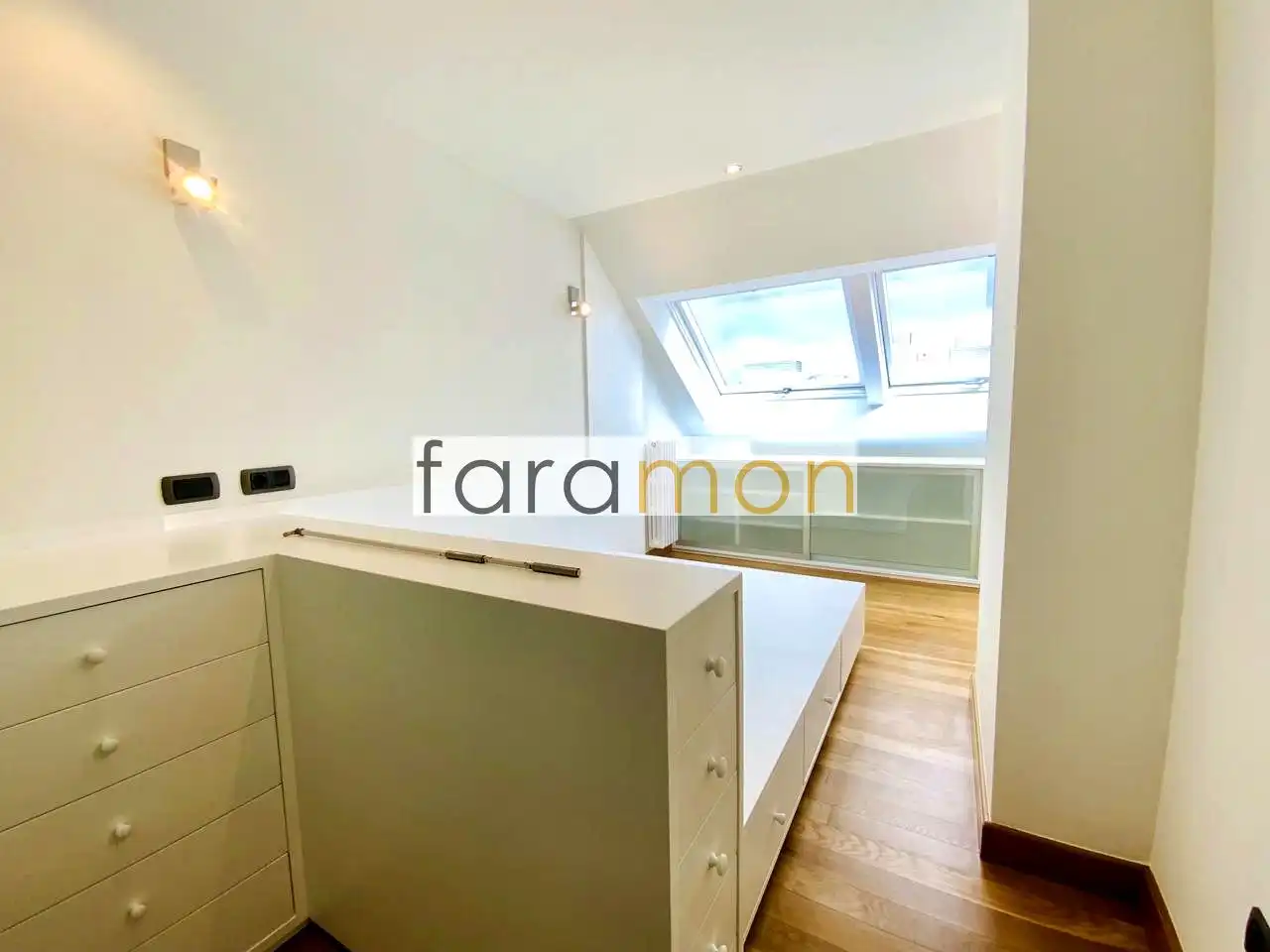 Bedroom of Flat for rent in Vigo   with Heating, Terrace and Storage room