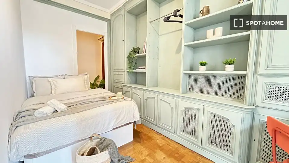 Bedroom of Flat for rent in Barcelona  with Air Conditioner, Heating and Furnished