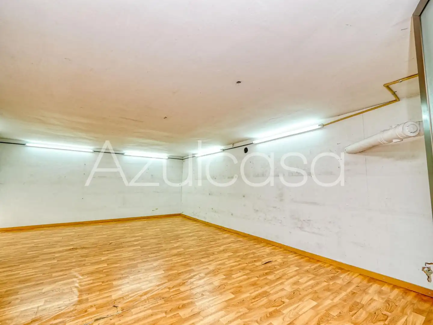 Commercial properties for sale in Alicante / Alacant  with Air Conditioner