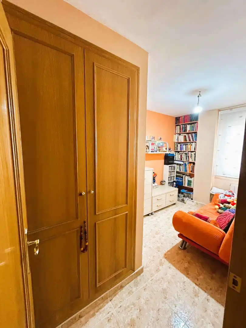 Habitación de Casa adosada en venta en Manises con Terraza