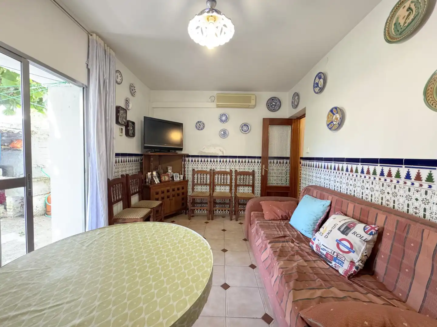 Sala de estar de Casa o chalet en venta en Candeleda con Aire acondicionado, Calefacción y Terraza