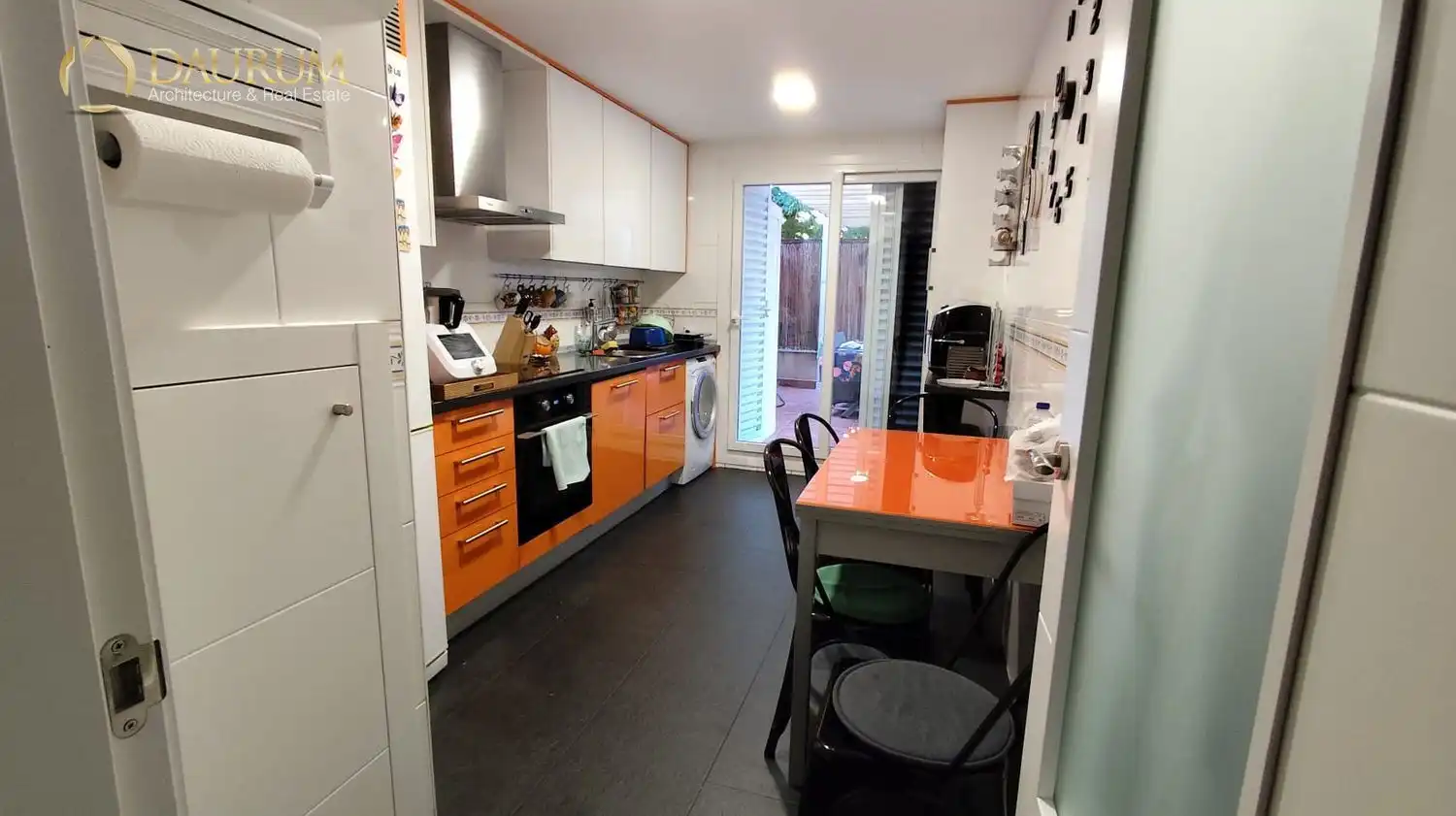 Cocina de Dúplex en venta en Alcorcón con Aire acondicionado, Calefacción y Jardín privado
