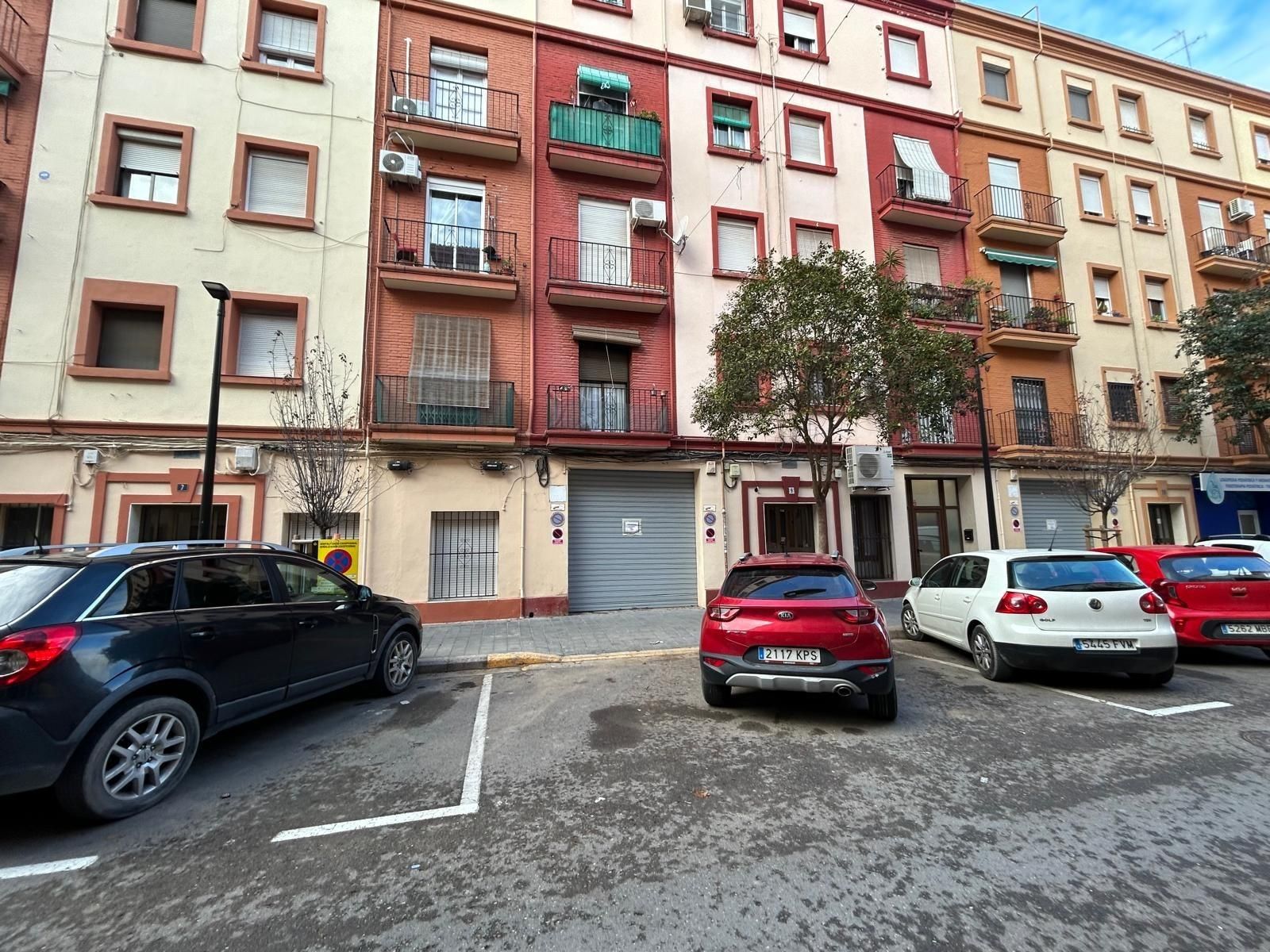 Aparcament de Nau industrial de lloguer en  Valencia Capital