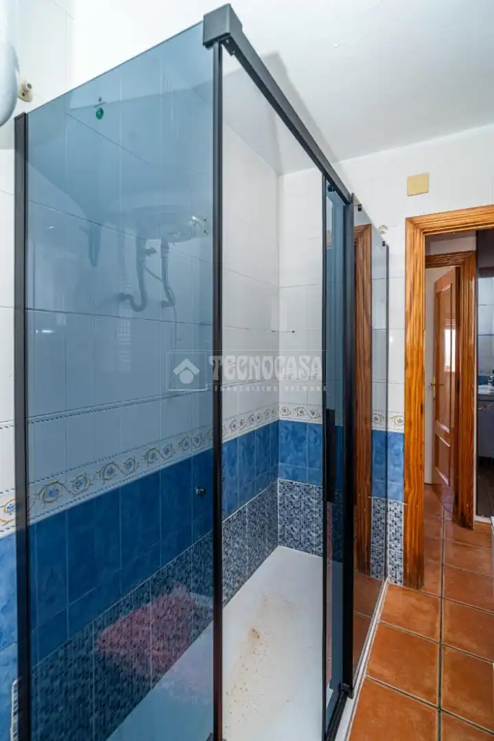 Bathroom of Flat for sale in Linares
