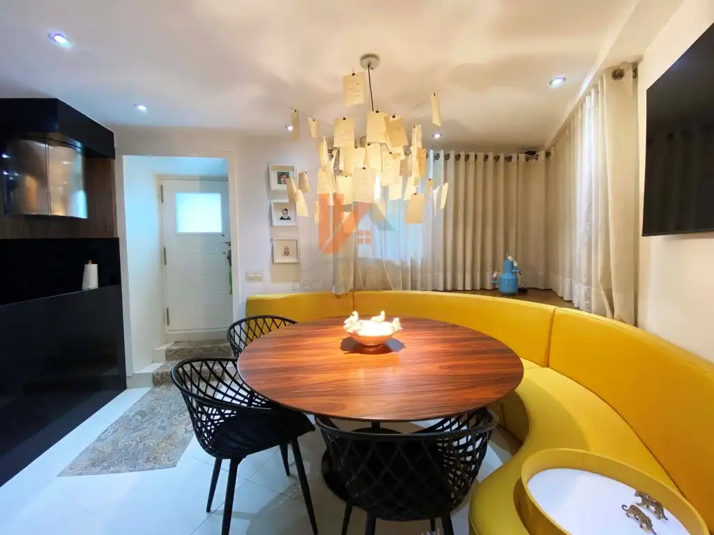 Dining room of Houses for sale in Santiago de Compostela   with Washing machine