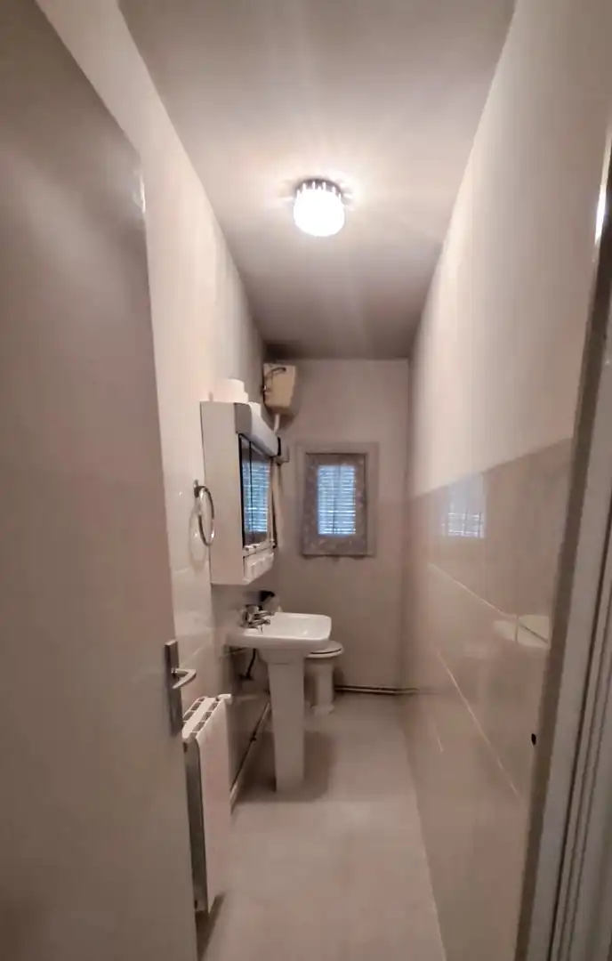 Baño de Casa o chalet en venta en Cuéllar con Calefacción, Trastero y Amueblado