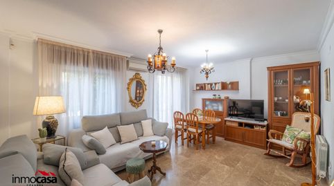 Foto 4 de Casa adosada en venta en Híjar, Las Gabias