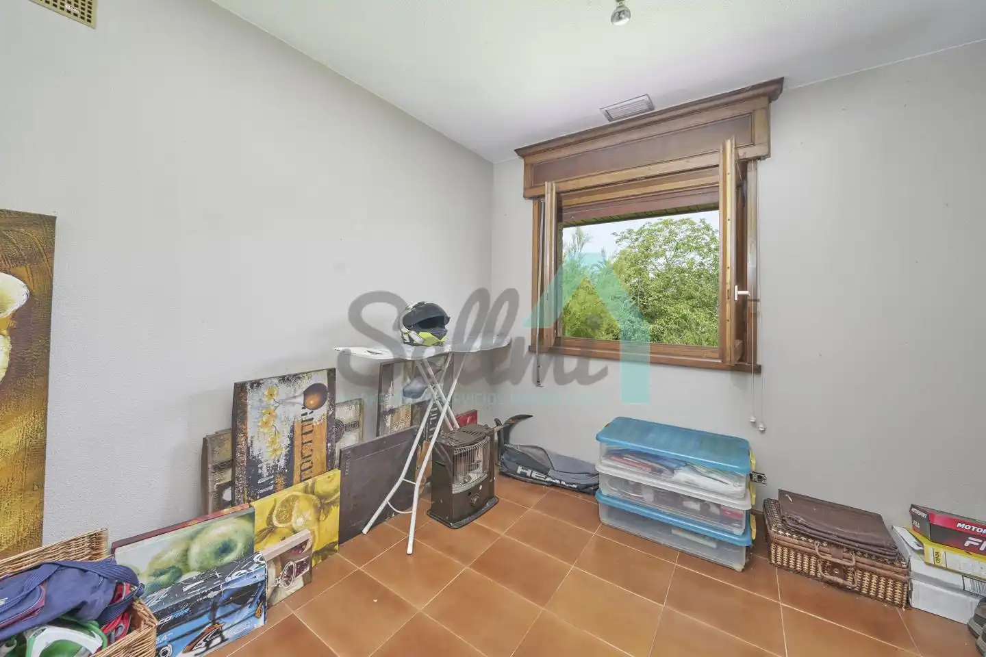 Vista exterior de Casa o xalet en venda en Gijón  amb Aire condicionat, Jardí privat i Parquet