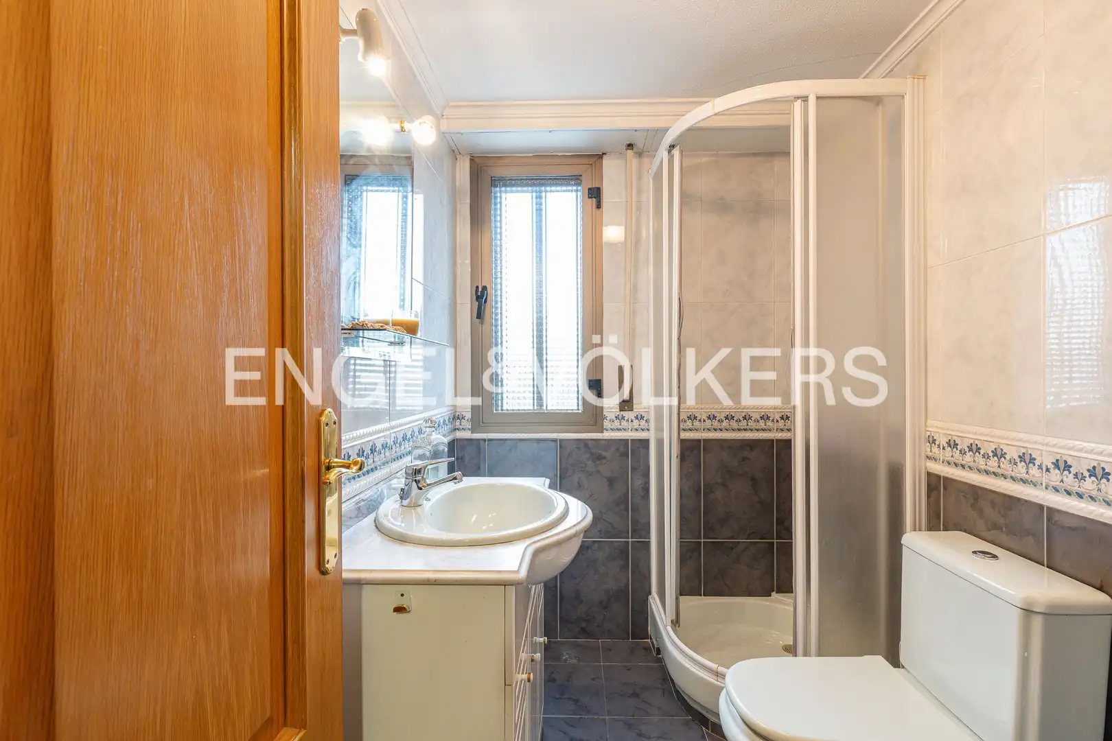 Baño de Casa o chalet en venta en Pozuelo de Alarcón con Calefacción, Jardín privado y Terraza