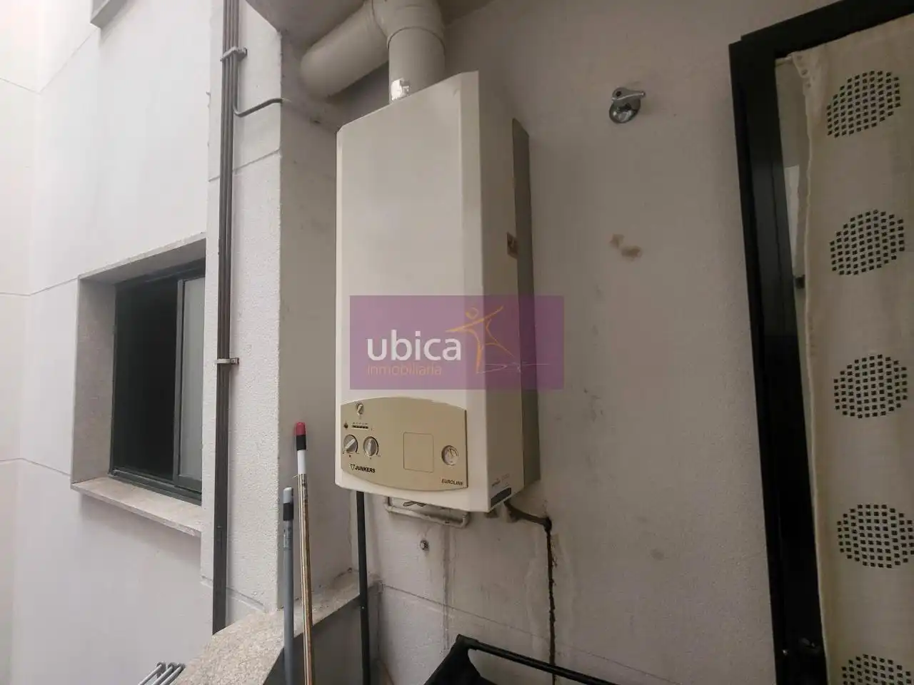 Vista exterior de Pis en venda en Ponteareas amb Calefacció, Parquet i Terrassa