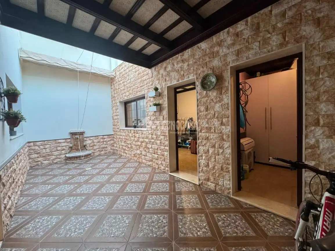 Casa adosada en venta en Calle Dr. Manuel E. Patarroyo, Osuna